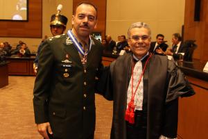 O secretário de segurança do Rio, general Richard Nunes, foi homenageado no Dia da Justiça