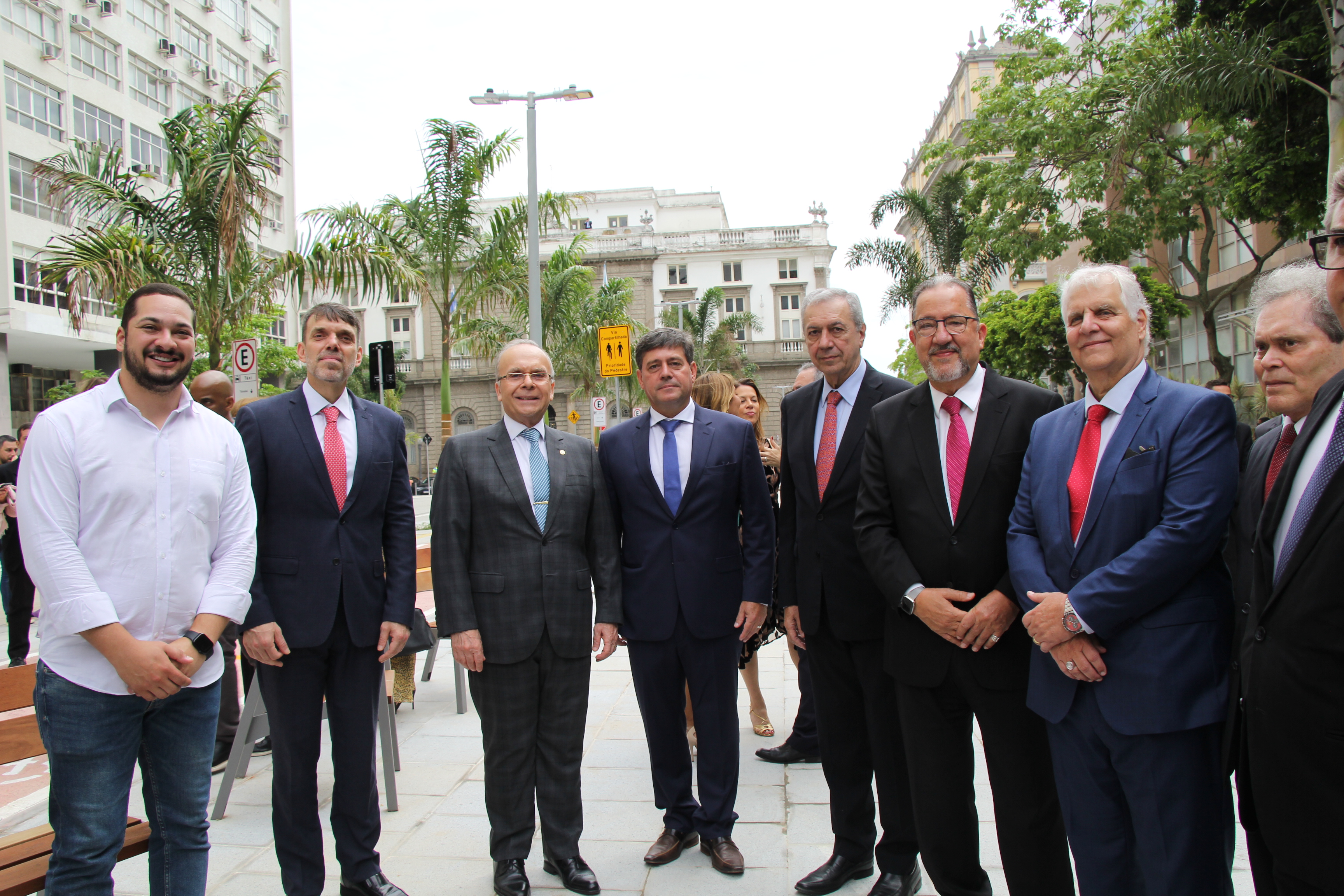 Imagem sem descrição