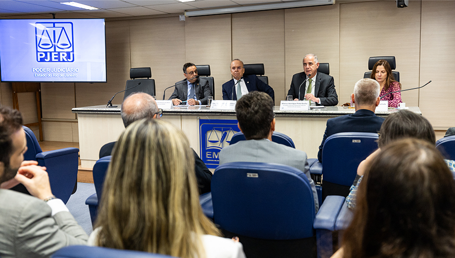 Corregedor-Geral da Justiça participa da abertura do Curso de Turmas Recursais na EMERJ