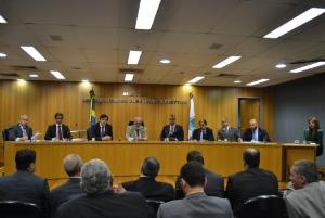O Corregedor, com a sua equipe de Juízes Auxiliares, debatem as reinvindicações dos representantes da OAB/RJ