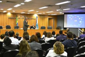 Palestra do engenheiro e presidente do Comitê Brasileiro do Programa das Nações Unidas para o Meio Ambiente (Pnuma), Haroldo Mattos Lemos