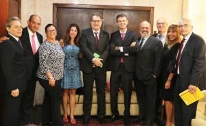 Os desembargadores Luciano Silva Barreto e Luciano Rinaldi, a juíza Andréa Pachá, a desembargadora Teresa de Andrade Castro Neves, e o palestrante Lenio Streck com os desembargadores André Gustavo Corrêa de Andrade, Alexandre Câmara, Fernando Cerqueira Chagas, Helda Lima Meireles e Marcos André Chut