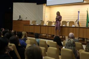 Ex-jogadora Hortência falou sobre suas experiências aos servidores do TJ