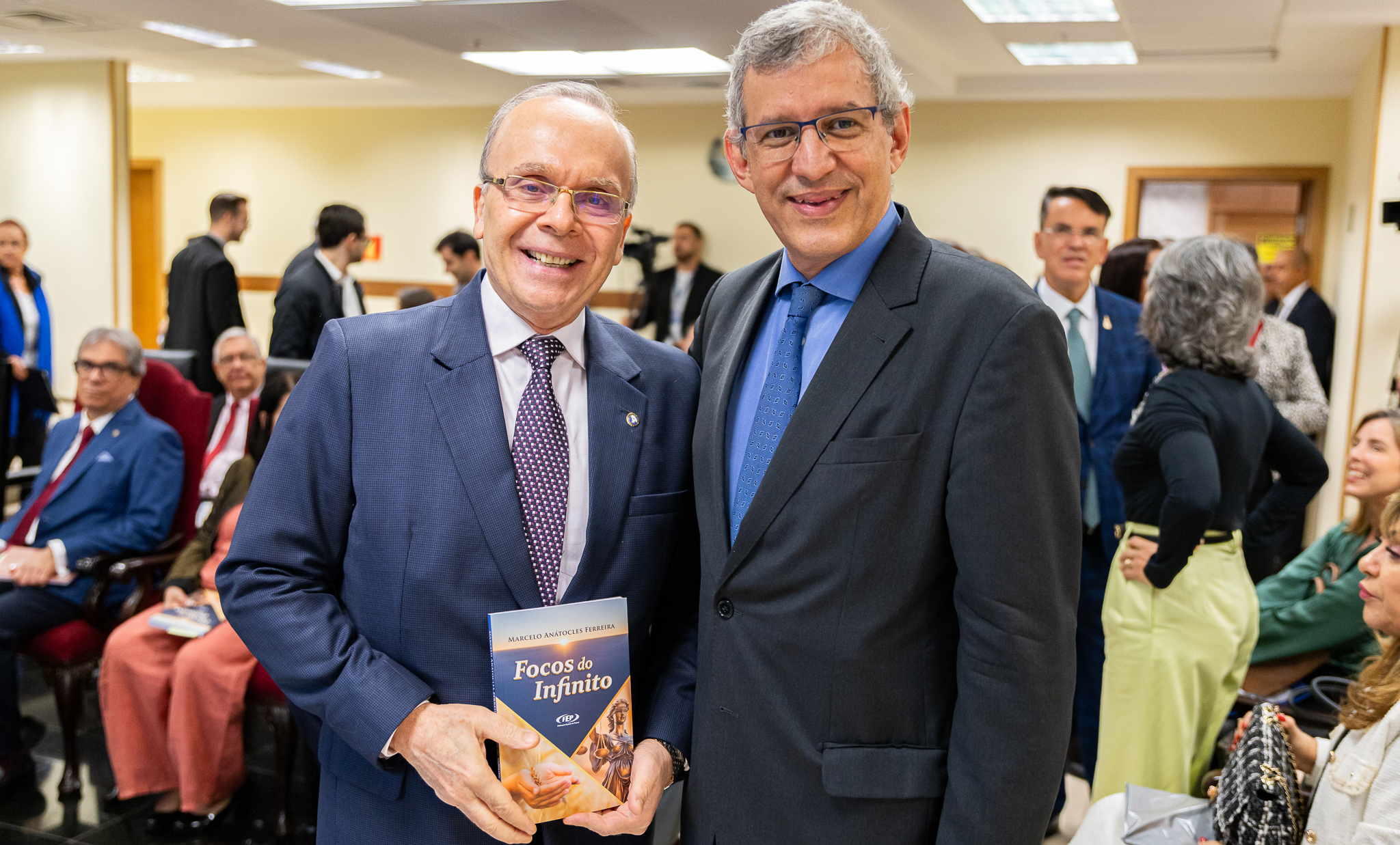 imagem - Desembargador faz reflexões sobre amor, bondade e justiça em lançamento de livro no Espaço Ecumênico