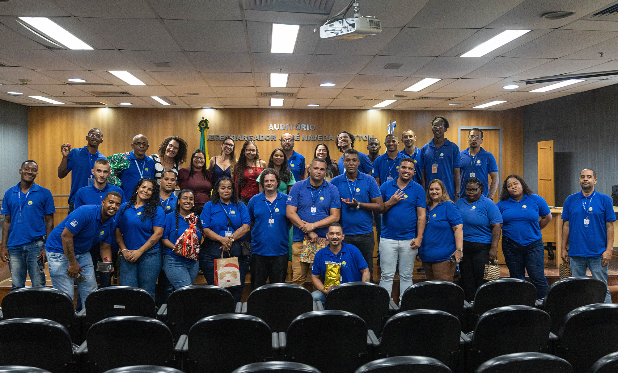 imagem - Integrantes de projetos sociais participam de confraternização