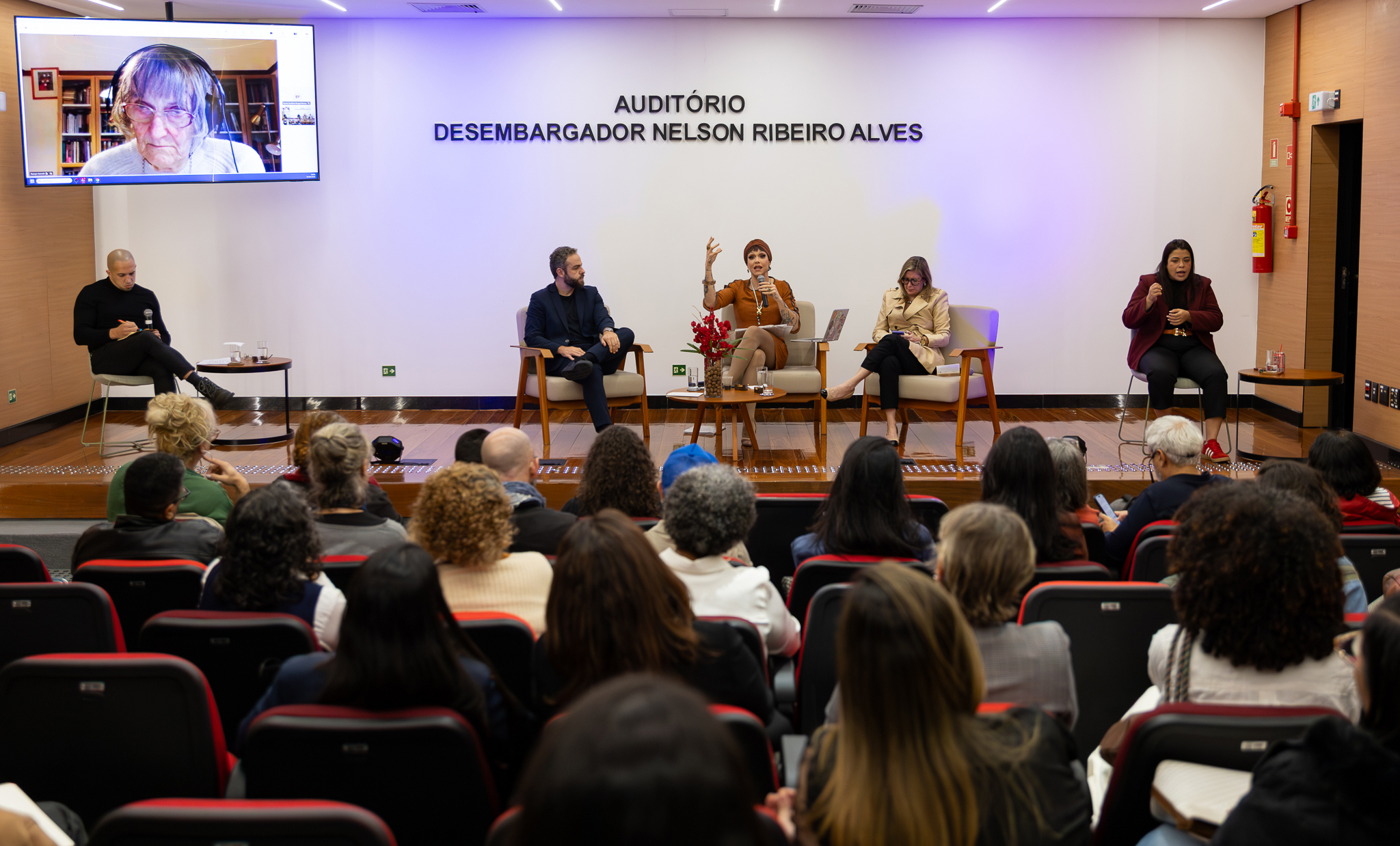 imagem - Centro Cultural debate direitos trans e sociedade atual