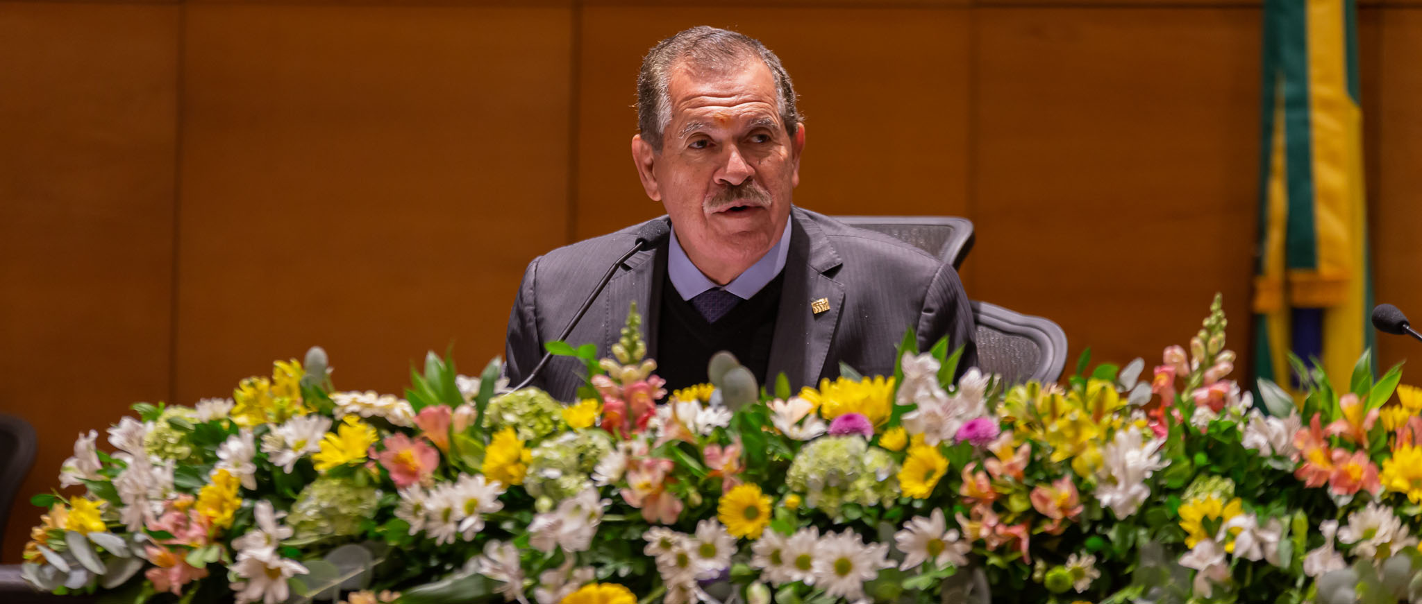 Imagem do presidente do STJ, ministro Humberto Martins, no Tribunal Pleno