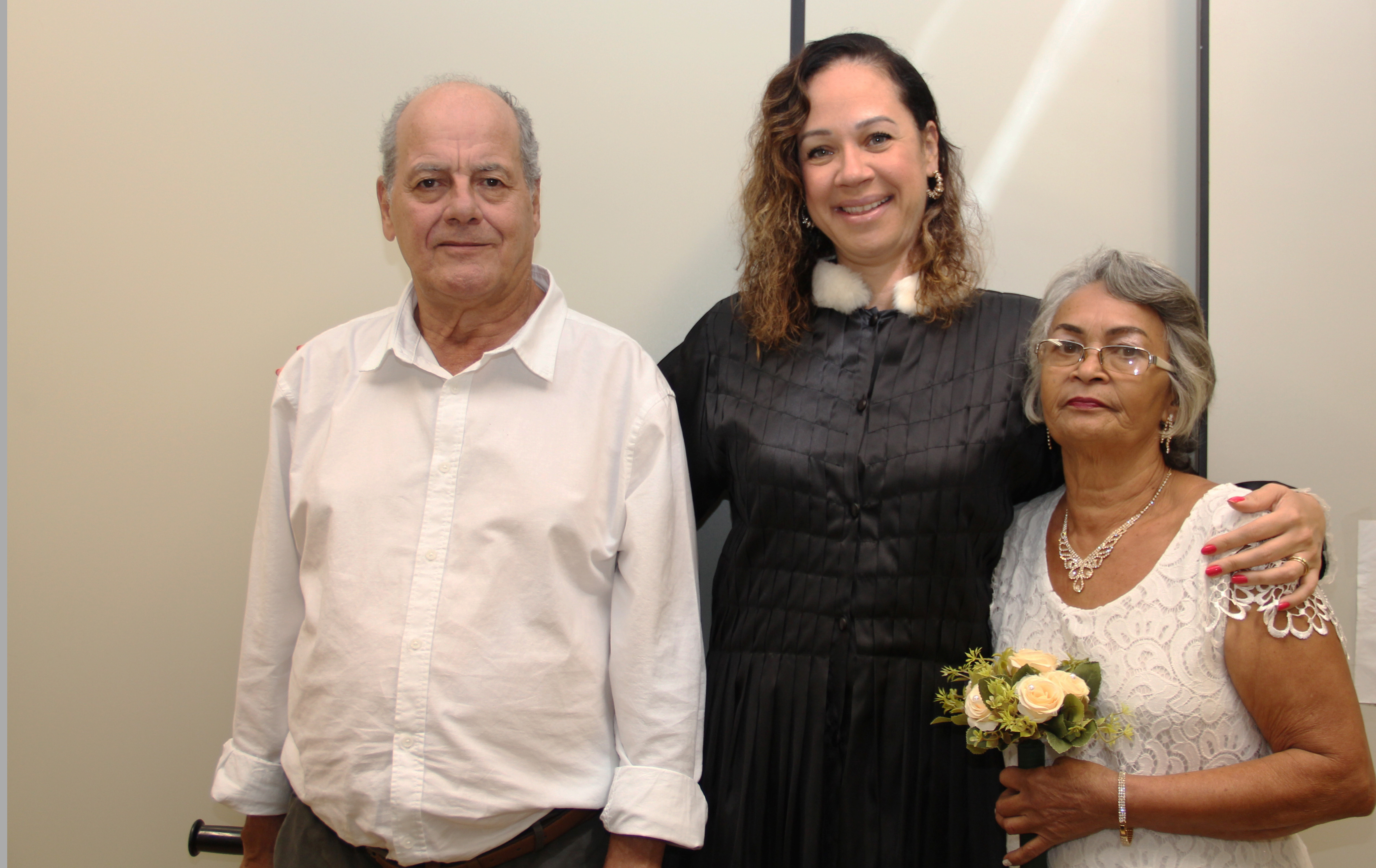 Da esquerda para direita: Jorge Carvalho, juíza Anne Cristine Scheele Santos e Ana Maria Alves  