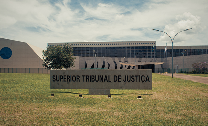 imagem - Repetitivo veta dupla condenação em honorários de quem desiste de embargos para aderir ao Refis