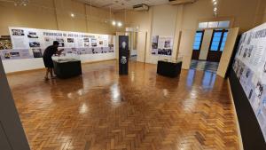 A exposição no Espaço Multiuso do Museu de Niterói.