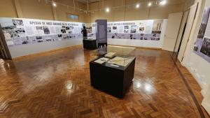 A exposição no Espaço Multiuso do Museu de Niterói.