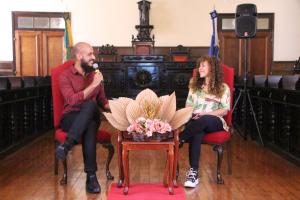 O arte educador do Museu da Justiça, Whiverson Reis e a convidada, Sarah Christina Carvalho.