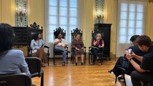 Natália Oliveira, pesquisadora do Museu de Memórias da Praça Seca, Gabriela Alevato, diretora executiva da SOU MUSEUS e Bruna Cruz, especialista em museus e curadoria digital