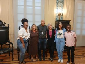 A equipe de museólogos do Museu da Justiça e as convidadas