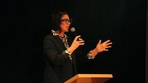 Siléa Macieira, diretora do Museu da Justiça, faz abertura da palestra