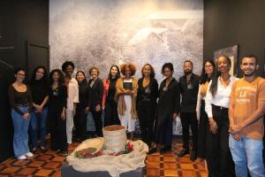 Membros do COGENs e do NAPJUS e a equipe do educativo do Museu