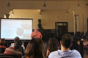 Professor Victor Andrade de Melo