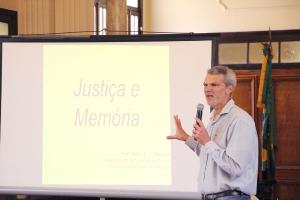 Professor Delton Meirelles