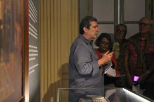 O fotógrafo Pedro Vazques, convido para participar da mediação durante a visita