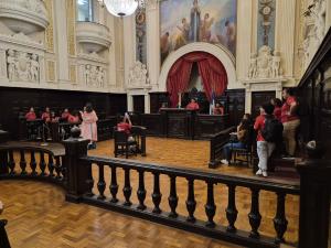 isita Mediada com Personagens Históricos: Deusas Themis e Maat