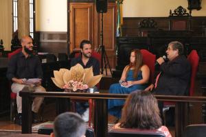 Whiverson, arte educador do Museu da Justiça e o participantes: Aldo Frey, Maria Fernanda Fróes Linhares e Márcio Castro de Aguiar