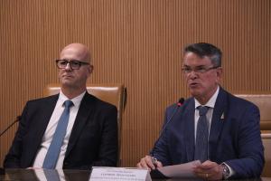 O vice-presidente e corregedor do TRE-RJ, desembargador eleitoral Fernando Cerqueira Chagas e o presidente do TRE-RJ, desembargador eleitoral Claudio de Mello Tavares