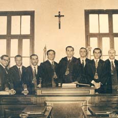 Primeira sessão do Tribunal de Alçada do Estado do Rio de Janeiro.