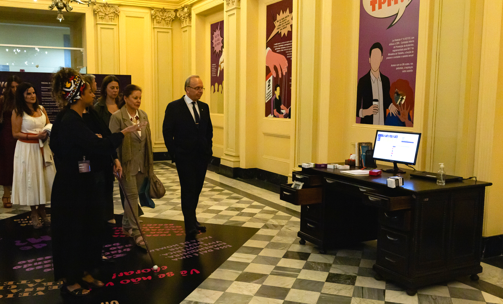 O presidente do TJRJ, desembargador Ricardo Rodrigues Cardozo,  percorreu toda a exposição junto com magistrados e destacou a importância do combate ao preconceito 