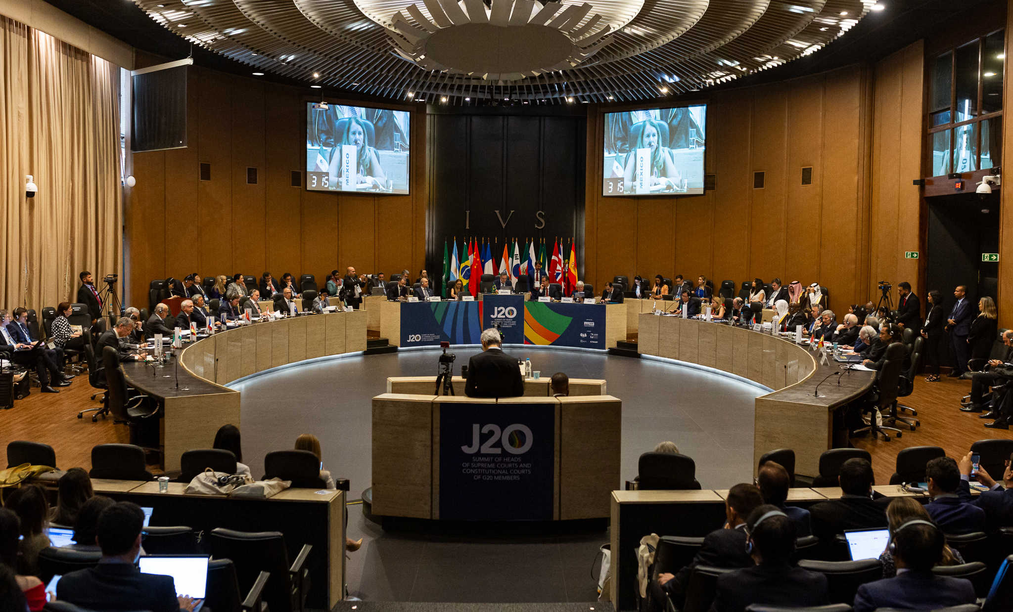 J20, cúpula de presidentes das Supremas Cortes e Cortes Constitucionais dos Membros do G20, se reúne no Plenário Desembargador Estenio Cantarino Cardozo, no TJRJ