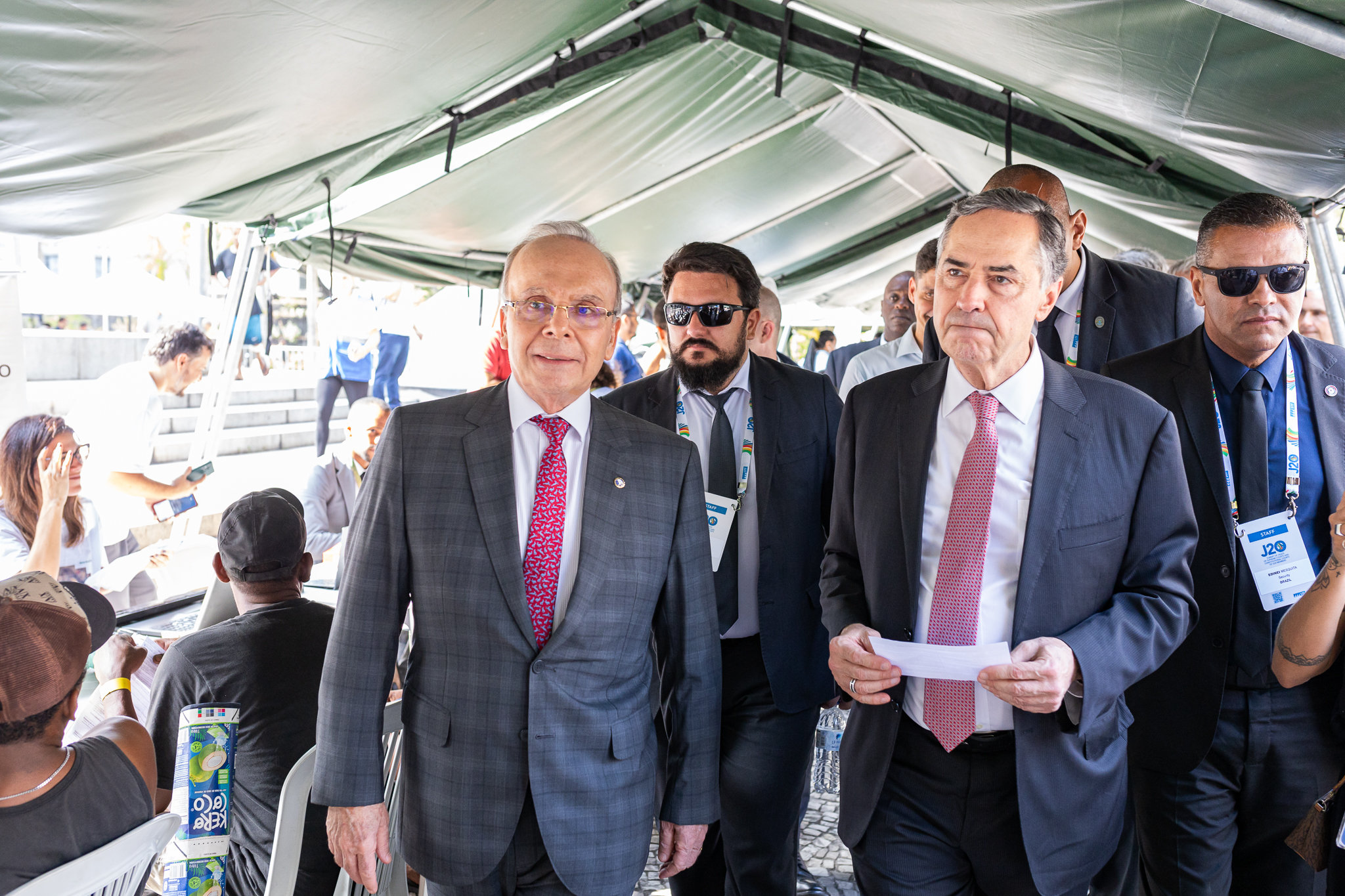 Os presidentes do TJRJ, desembargador Ricardo Rodrigues Cardozo, e do STF, ministro Luís Roberto Barroso