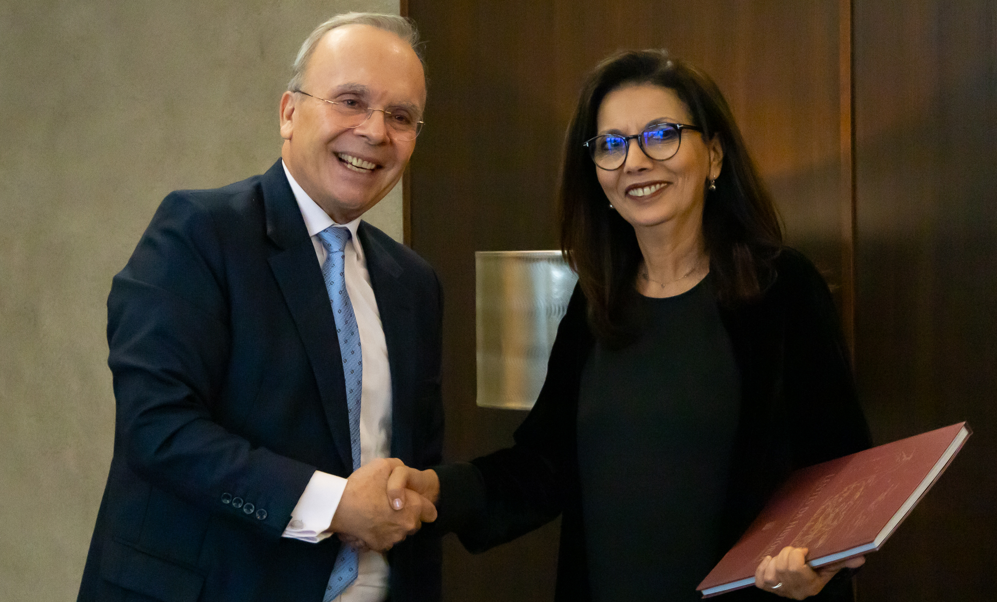 O presidente do TJRJ, desembargador Ricardo Rodrigues Cardozo e Najat Maala M’jid, Representante Especial do Secretário Geral das Nações Unidas sobre Violência contra Crianças 