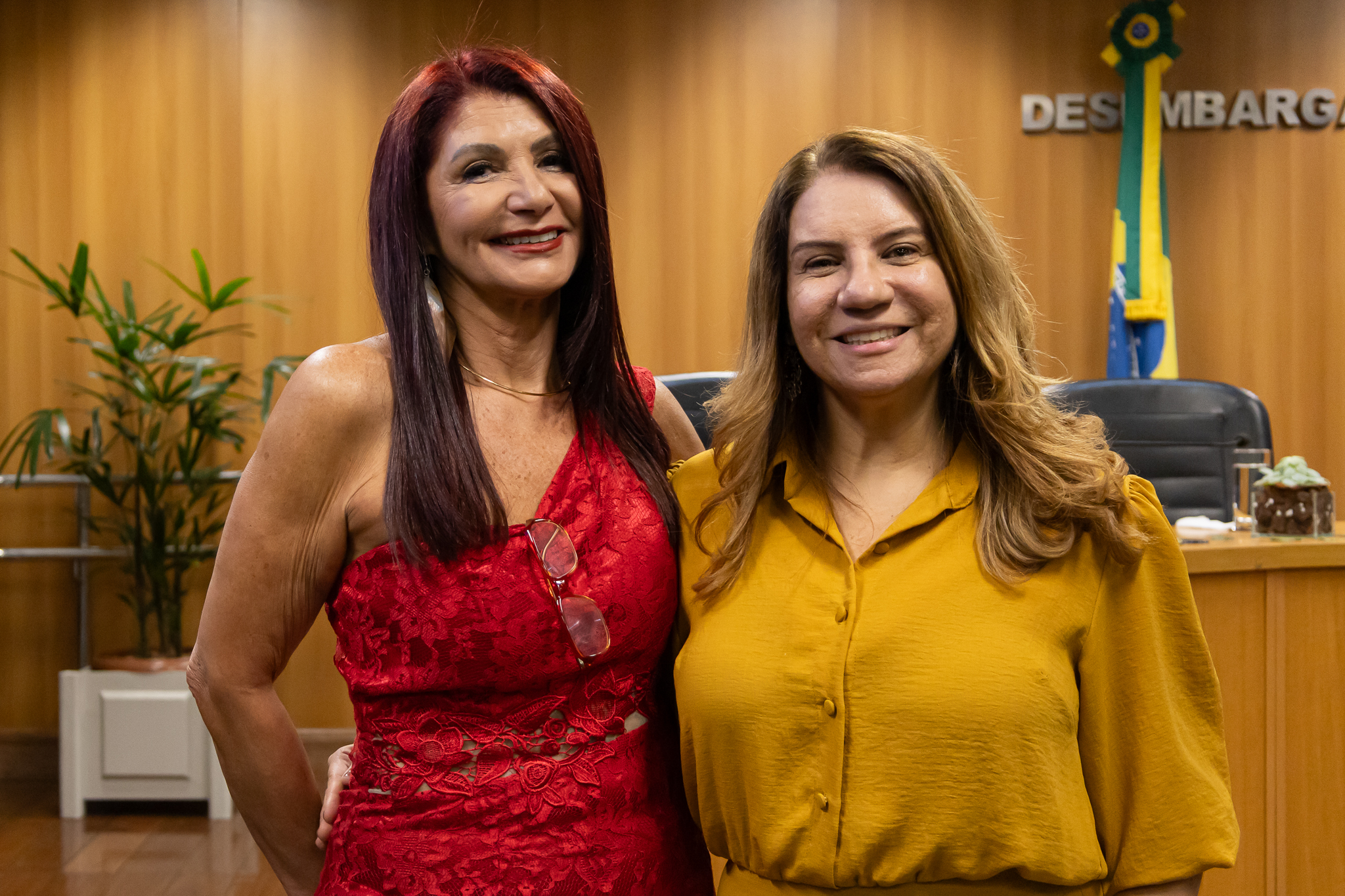 Maria Stella Osso, servidora da 2ª Vara de Órfãos e Sucessões da Capital, e Sthefania Mendonça Rodrigues, secretária-geral do Núcleo de Auditoria Interna do TJRJ