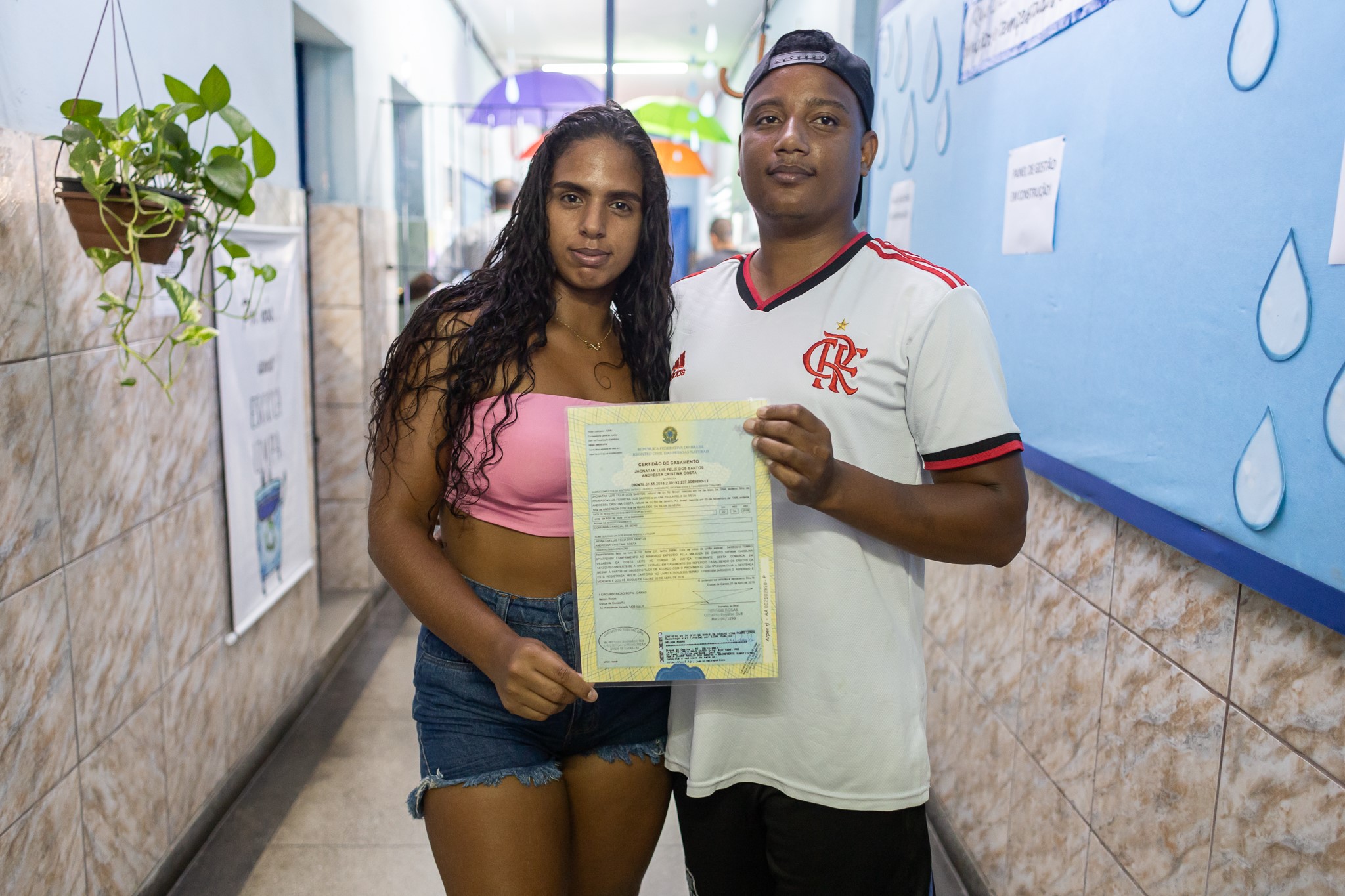 Jonathan Luís Felix dos Santos e a esposa Vanessa aproveitaram a ação do TJRJ para retificar a certidão de casamento