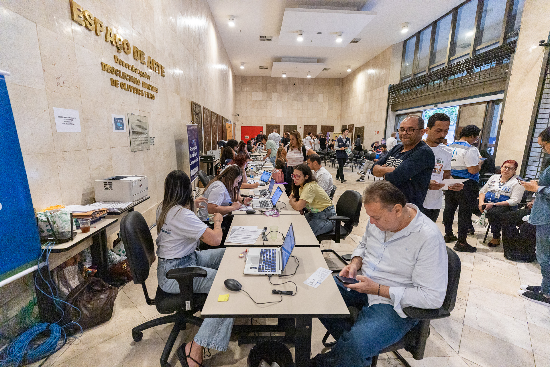 Imagem dos atendimentos sendo realizados no Palácio da Justila