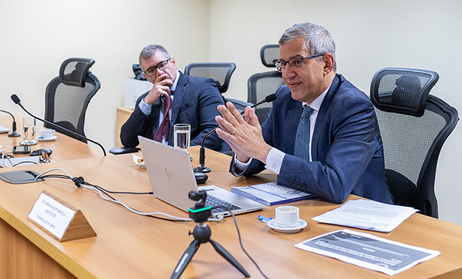 Da esquerda para direita:  juiz auxiliar da 2ª vice-presidência, Marcello Rubioli; e coordenador do GMF, desembargador Marcelo Anátocles