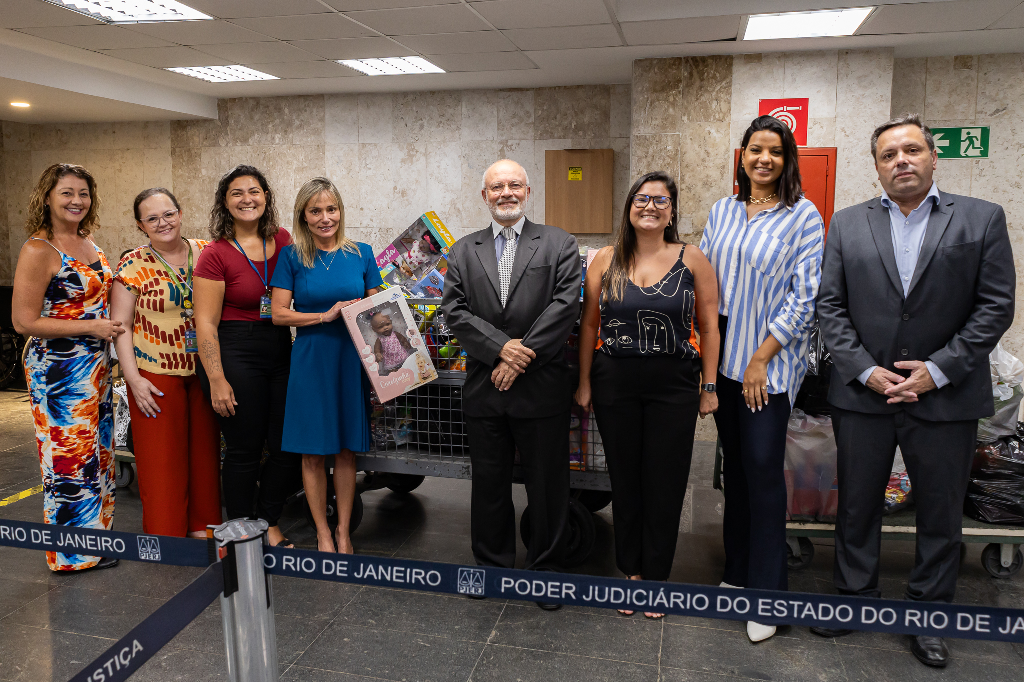 A equipe da SGSUS promoveu a campanha de arrecadação de brinquedos e a doação à Secretaria Estadual de Saúde