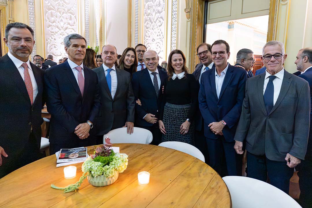 Da esquerda para direita: Tiago Santos Salles, editor Executivo da revista Justiça & Cidadania; Marco Aurélio Bellizze, Ministro do STJ; desembargador Ricardo Couto de Castro, presidente do TJRJ; desembargadora do TJRJ, Ana Cristina Nascif Dib Miguel; desembargador federal Theophilo Miguel, do TRF-2; juíza Eunice Haddad, presidente da Amaerj; desembargador do TJRJ, Elton Leme; ministro do STJ, Luis Felipe Salomão; Eduardo Paes, prefeito da cidade do Rio de Janeiro; e Antônio Saldanha, ministro do STJ