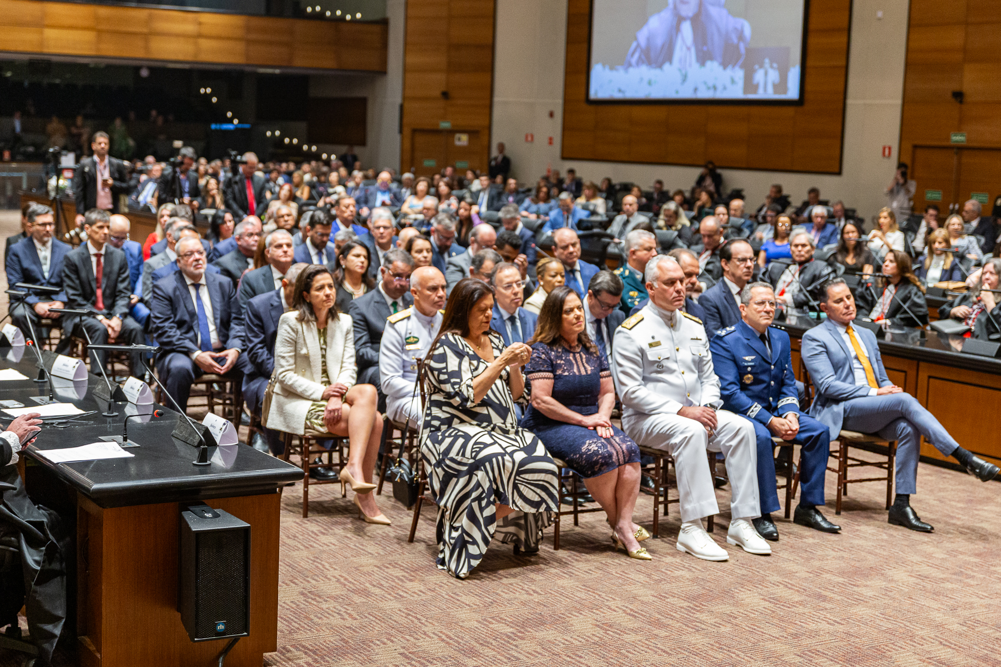                                                 Quarenta e cinco personalidades foram agraciadas com o Colar do Mérito Judiciário 