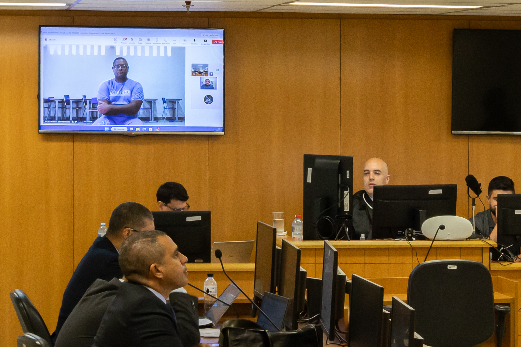 Glaidson, preso em unidade federal em Catanduvas (PR), particiou remotamente da audiência conduzida pelo juiz Gustavo Kalil