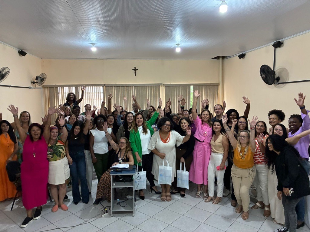 Imagem de Representantes de escolas de Barra do Piraí reunidos com equipe da Coem e Nupevid 