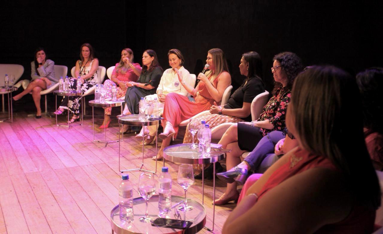 O evento contou com a presença de diversas autoridades e representantes dos Poderes Executivo e Legislativo -Assembleia Legislativa e Câmara de Deputados -, Defensoria Pública, Ministério Público, além de líderes de organizações da sociedade civil 