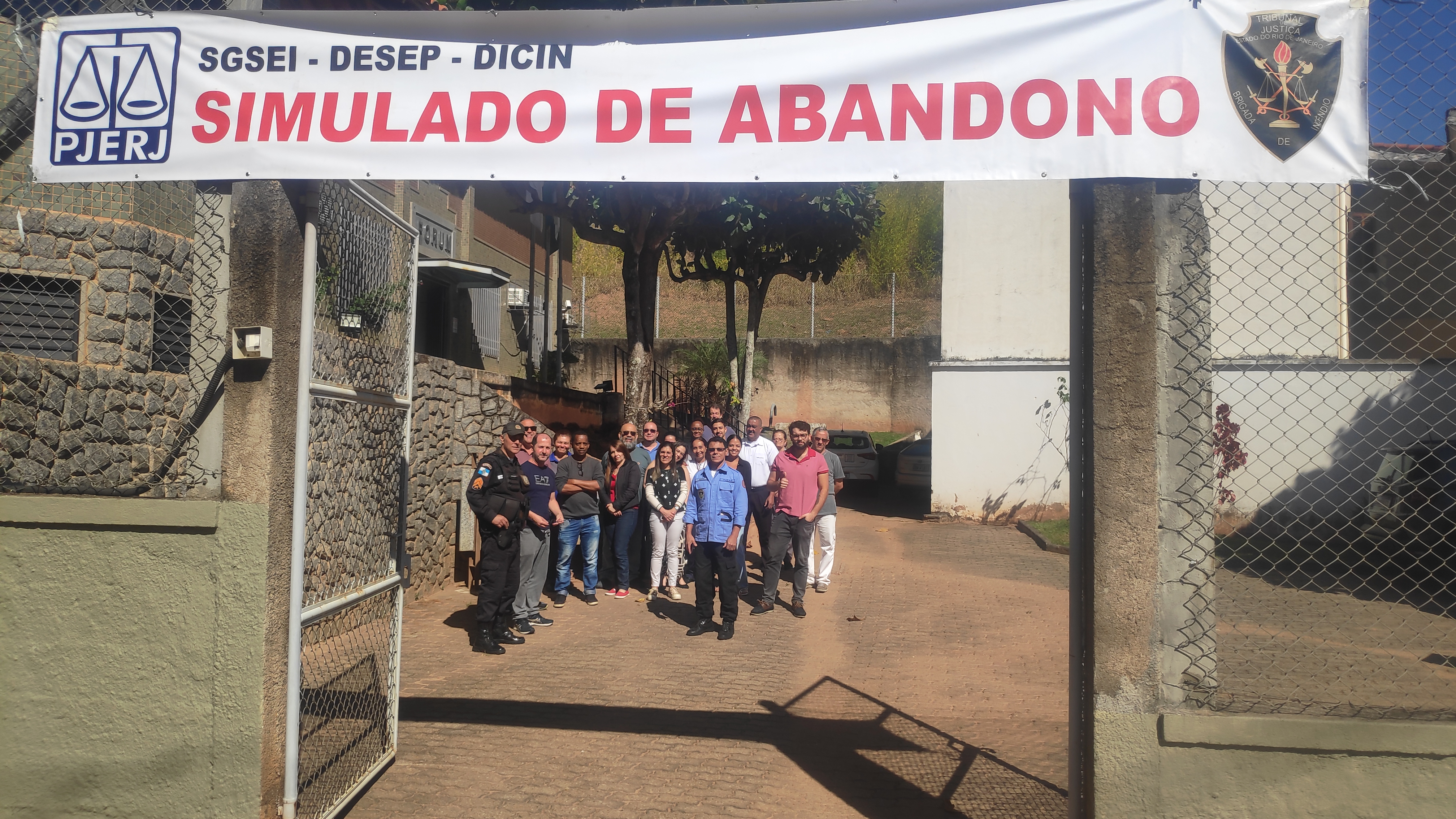 Grupo participa de simulado de abandono
