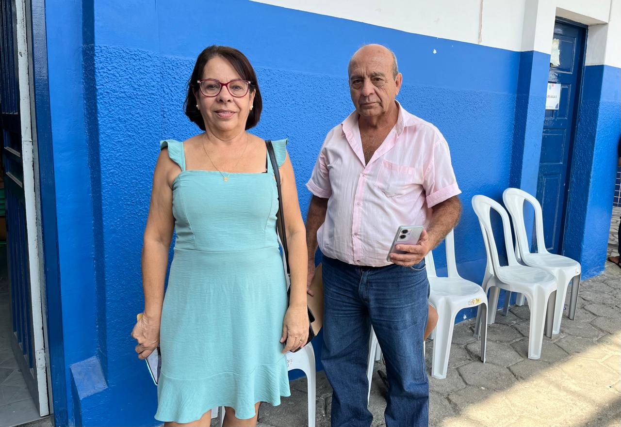 Os irmãos  Graça e Paulo César Melo foram em busca da retificação do nome do pai em suas Certidões de Nascimento