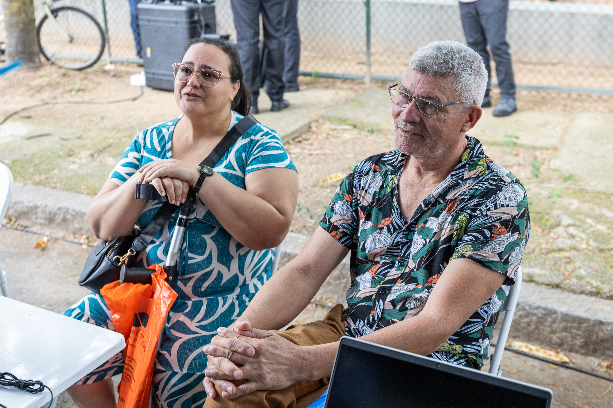 Imagem de Rosemeire Bruno da Silva e Francisco de Assis Dionísio da Silva sendo recebendo atendimento no Posto da Justiça Itinerante 