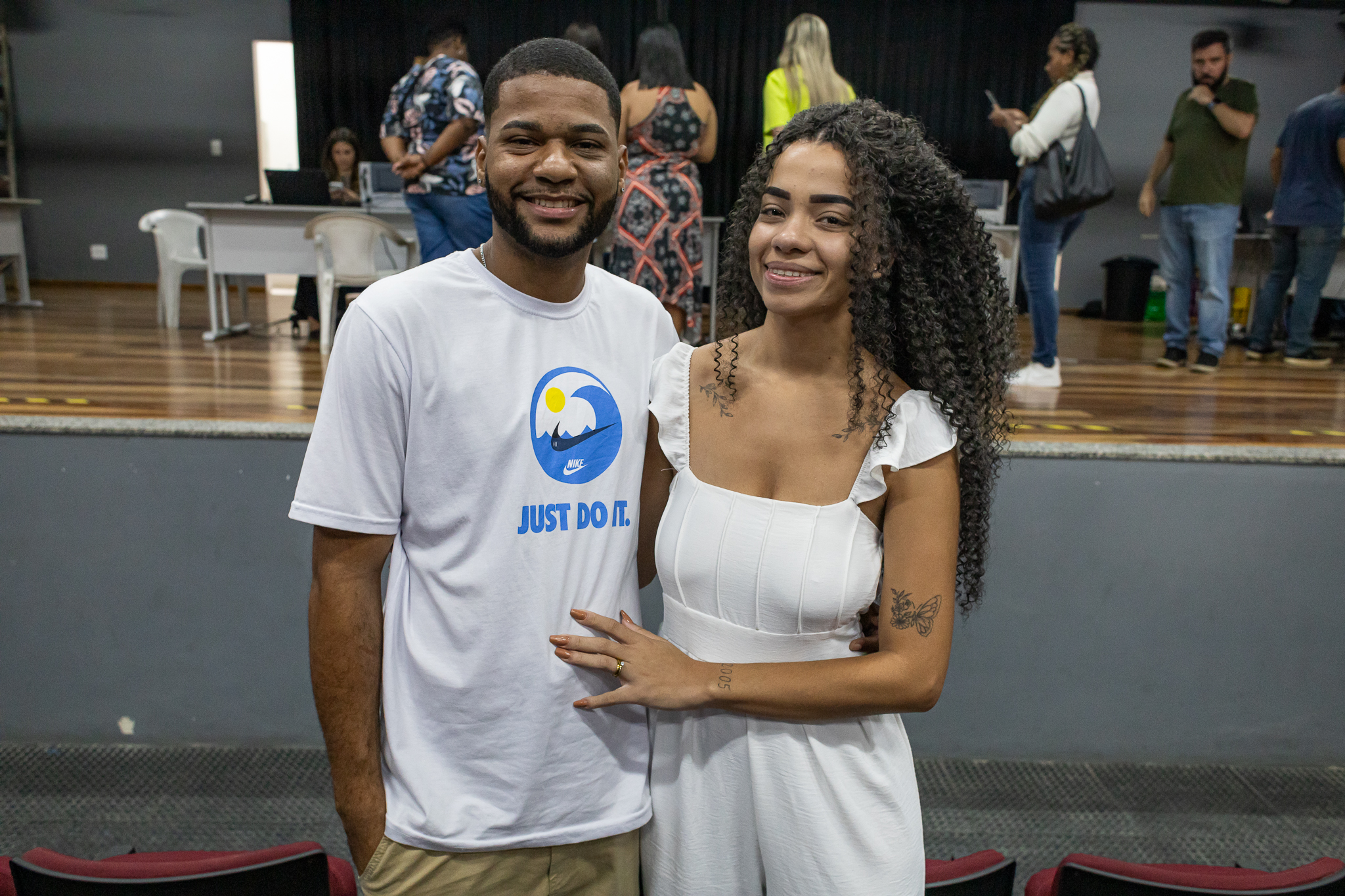 Gabriel e Stefani estão lado a lado