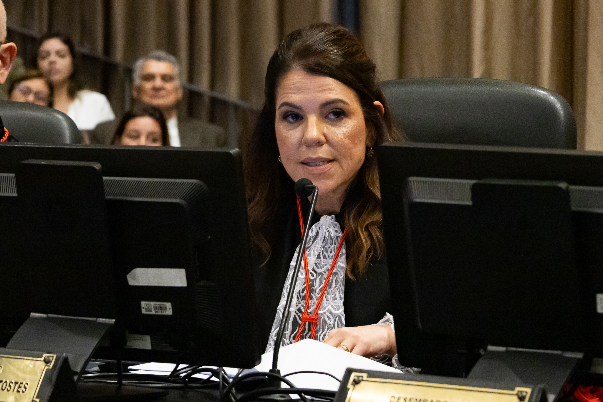 Em discurso, a  desembargadora Renata Cabo agradeceu ao apoio da família e disse que seguirá os mesmos passos firmes que a moveram desde seu ingresso na faculdade de Direito