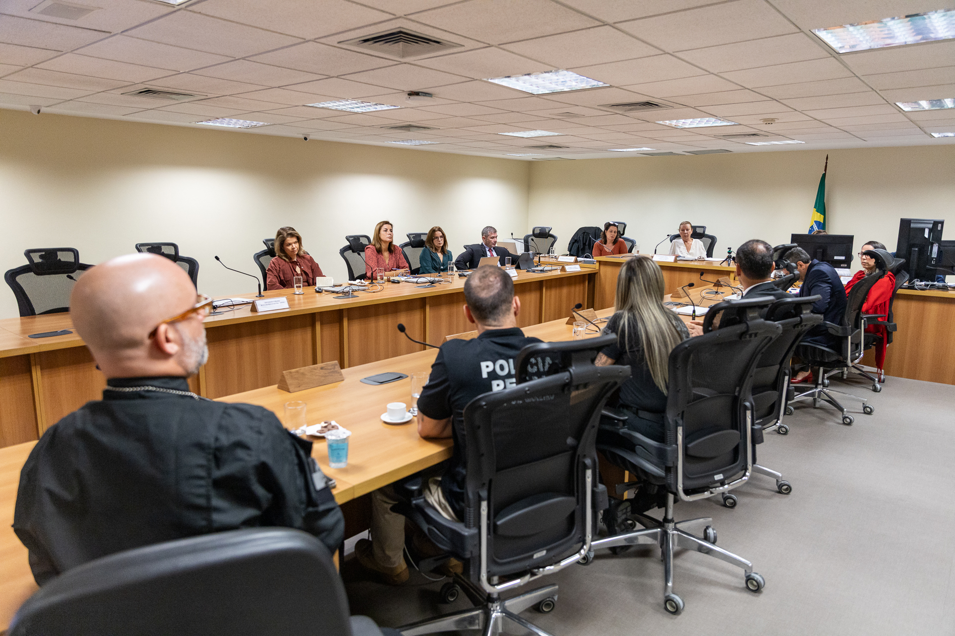Imagem da reunião na sala do GMF