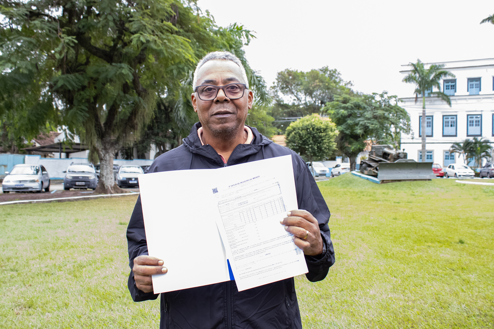 Zilton Gonçalves Filho, 63 anos, beneficiado pelo programa "Solo Seguro- Favela", destacou a dignidade que o título de posse traz para sua vida.