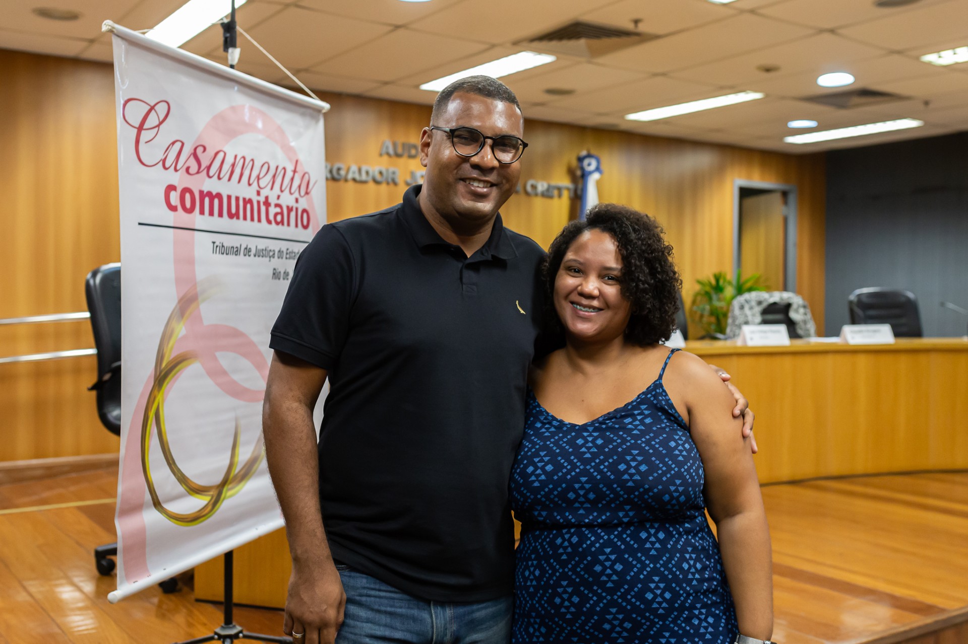 O casal Juliana e Thiago participou de palestra preparatória para o Casamento Comunitário