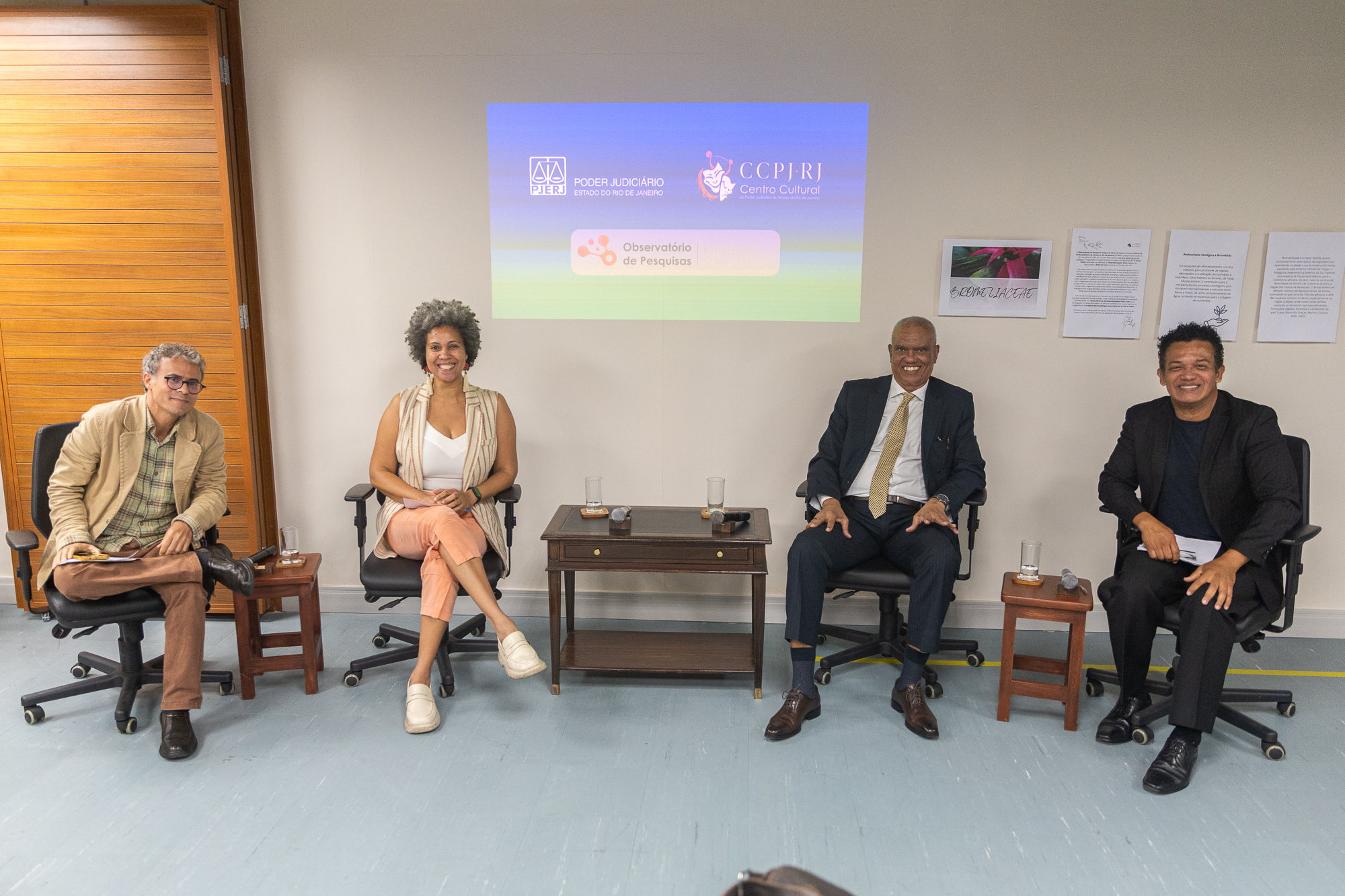 "Vozes Negras" foi mediado por Wanderlei Barreiro Lemos e contou com a participação da atriz Soraia Arnoni; do presidente da comissão de direitos humanos da IAB, Paulo Fernando de Castro; e ator Deo Garcez